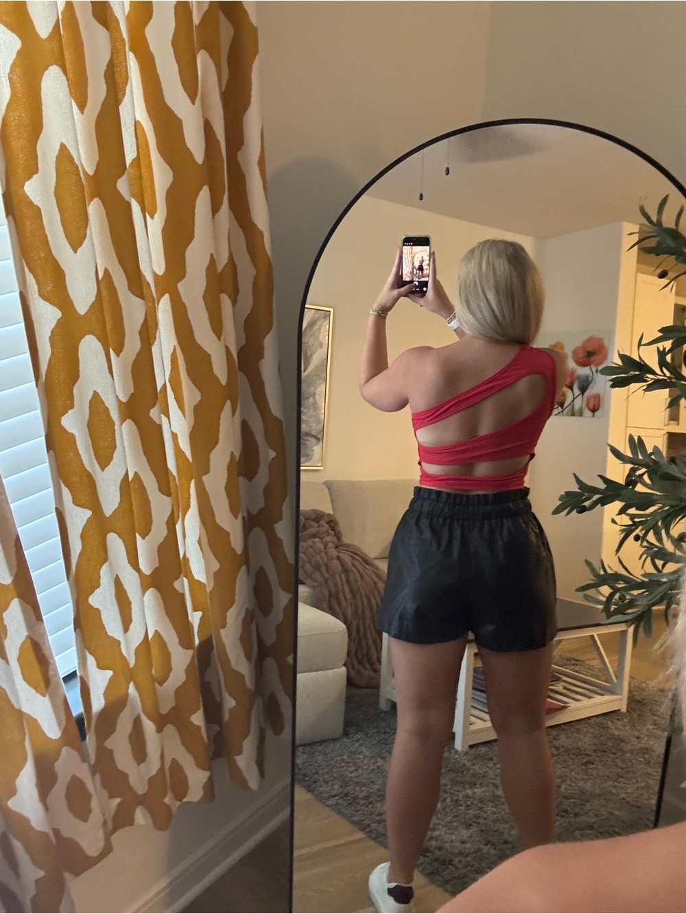Women’s One-Shoulder Cutout Crop Top in Red